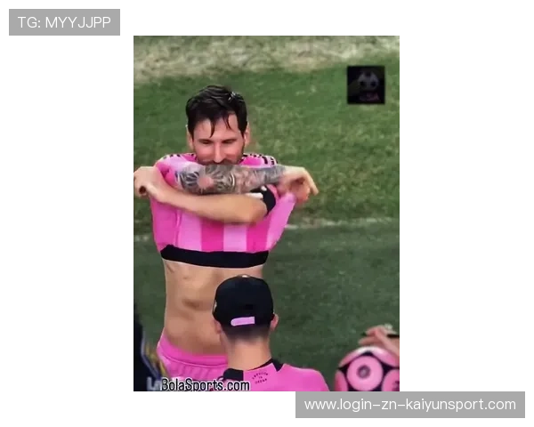 梅西西班牙集训引万人围观，球迷疯狂呼喊偶像名